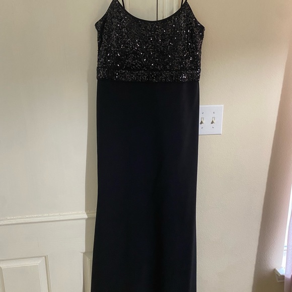 Belle Badgley Mischka  Women’s Evening Gown - Picture 4 of 7